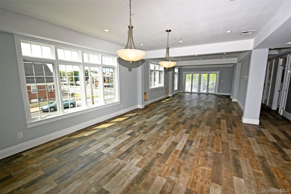 Empty room, Interior, Pendant Lights, Recessed Lighting, Wood Texture Flooring
