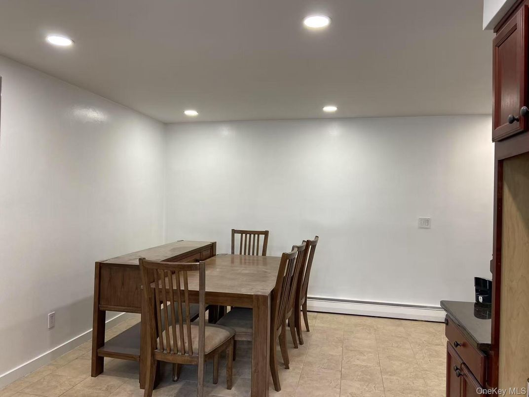 Dining room, Interior, Recessed Lighting