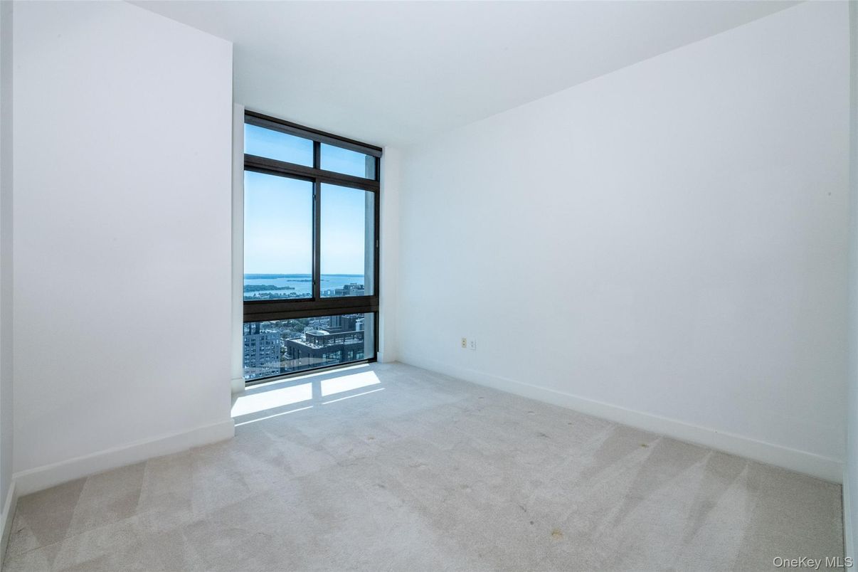 Empty room, Interior, Water