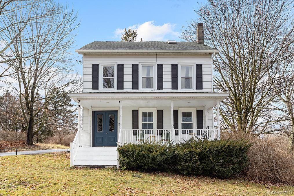 Exterior, Facade, American Foursquare