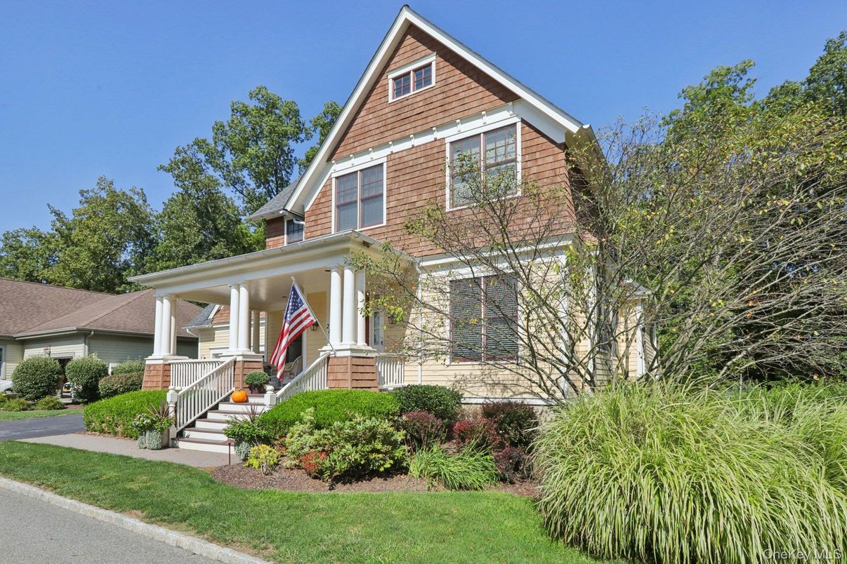 Exterior, Facade, Brick Facade, Queen Anne Victorian