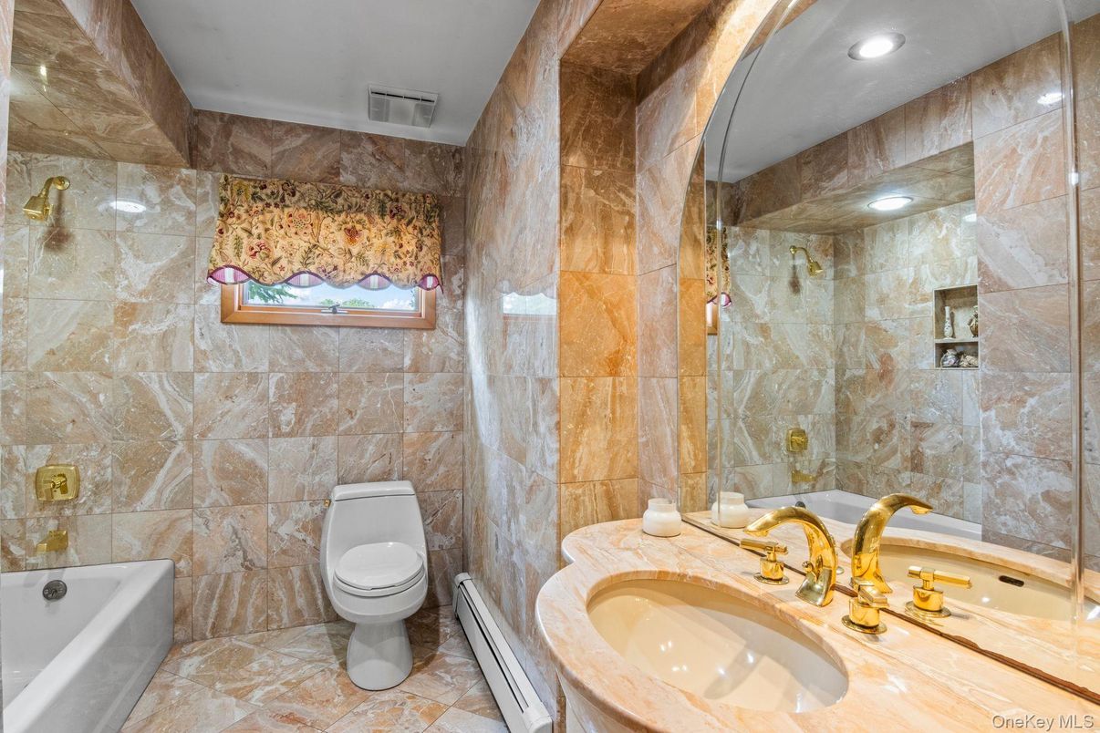 Bathroom, Interior, Recessed Lighting