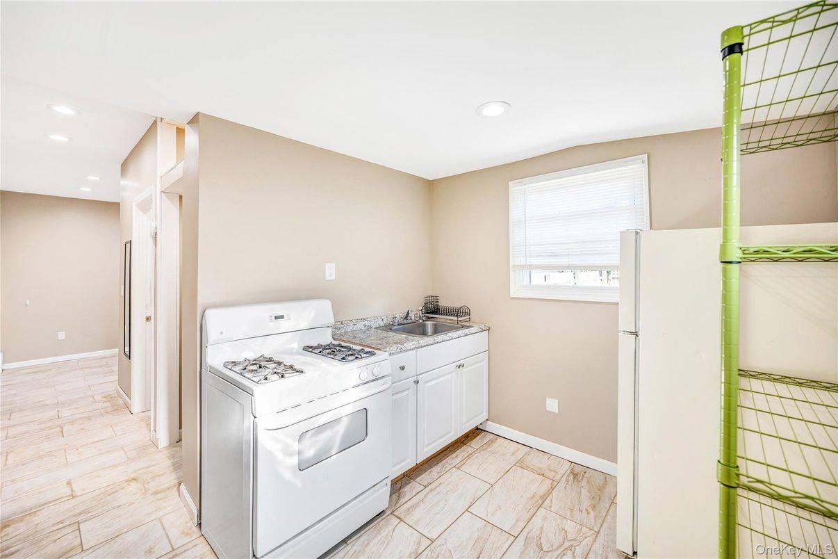Interior, Kitchen, Recessed Lighting, Washer