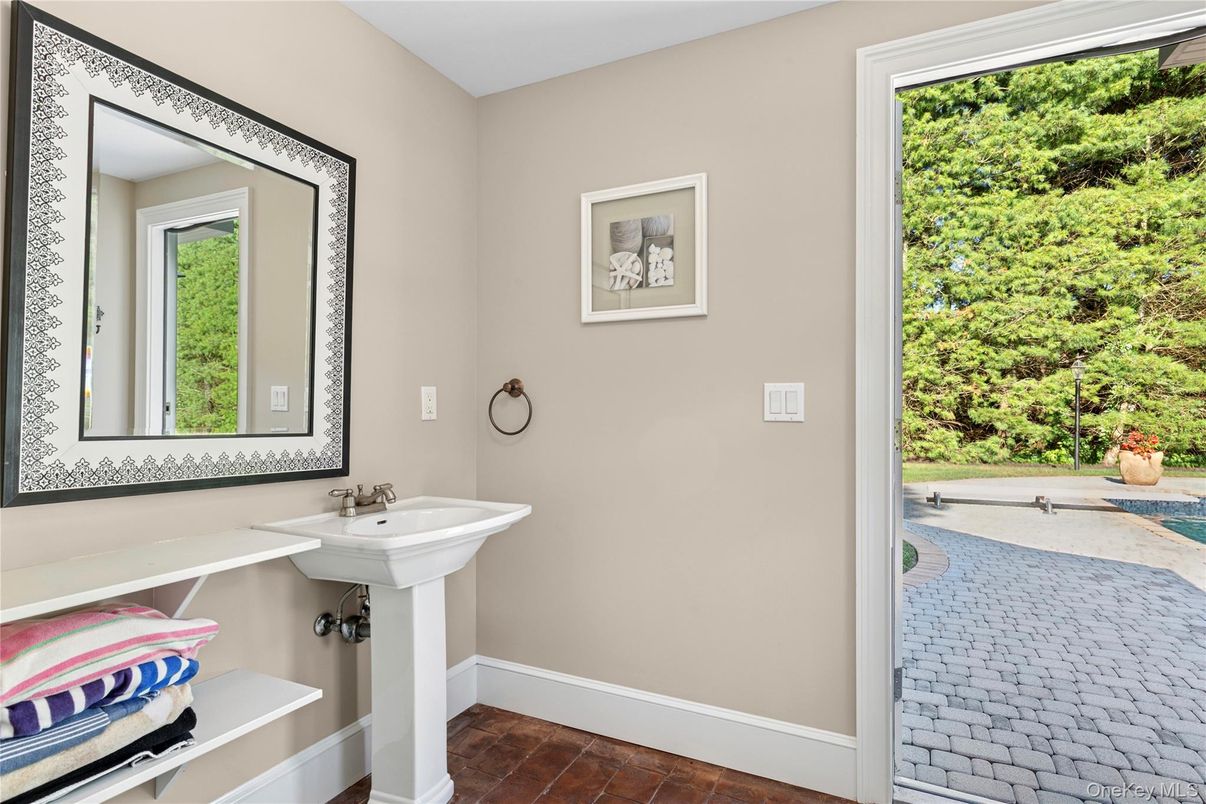 Bathroom, Interior