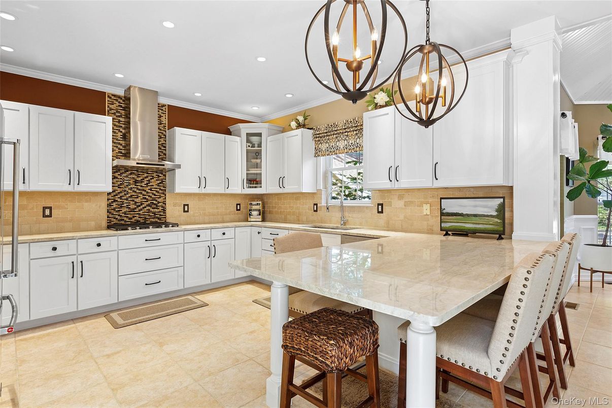 Interior, Kitchen, Pendant Lights, Recessed Lighting, Stainless Steel Appliances