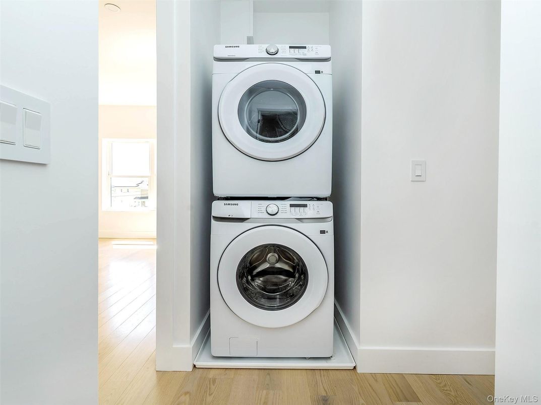 Interior, Utility Closets, Washer, Wood Texture Flooring