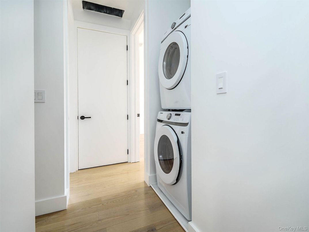 Interior, Utility Closets, Washer, Wood Texture Flooring