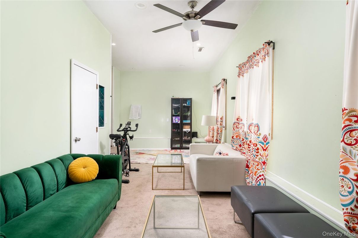 Fitness Equipment, Interior, Living room, Recessed Lighting