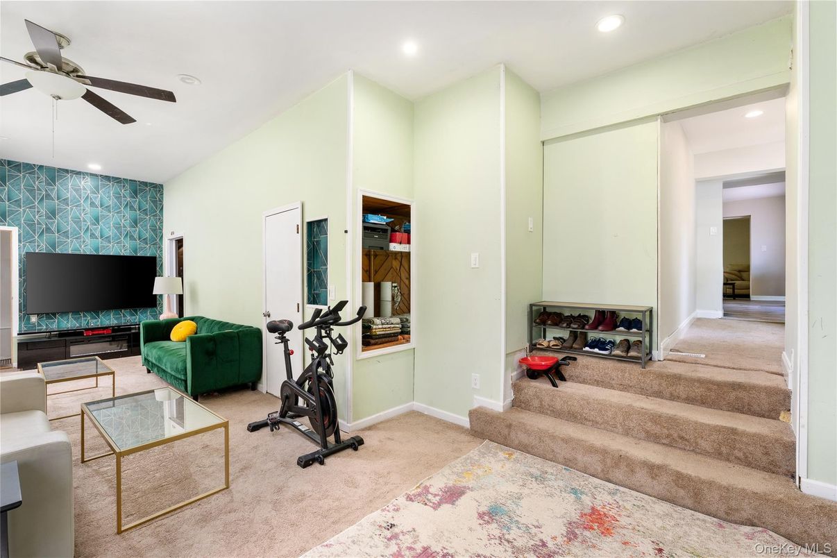 Fitness Equipment, Interior, Living room, Recessed Lighting
