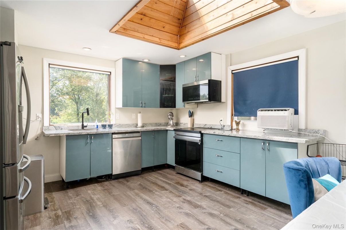 Interior, Kitchen, Recessed Lighting, Stainless Steel Appliances, Wooden Ceilings, Wood Texture Flooring