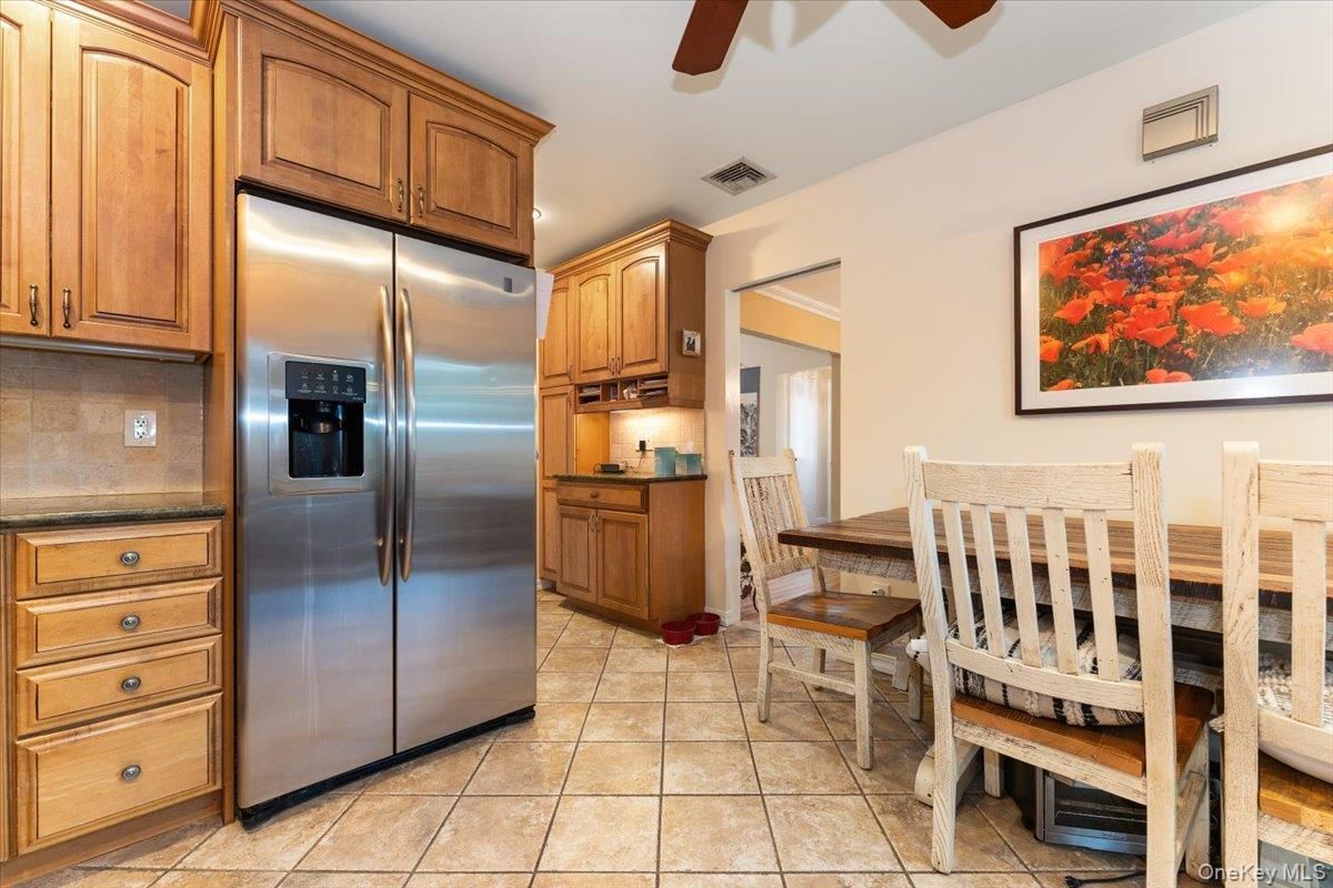 Dining room, Interior, Kitchen, Stainless Steel Appliances