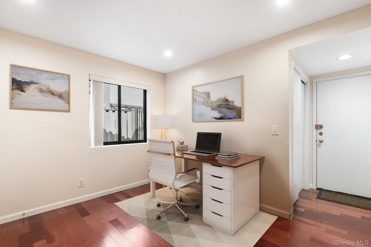 Home Office, Interior, Recessed Lighting, Wood Texture Flooring