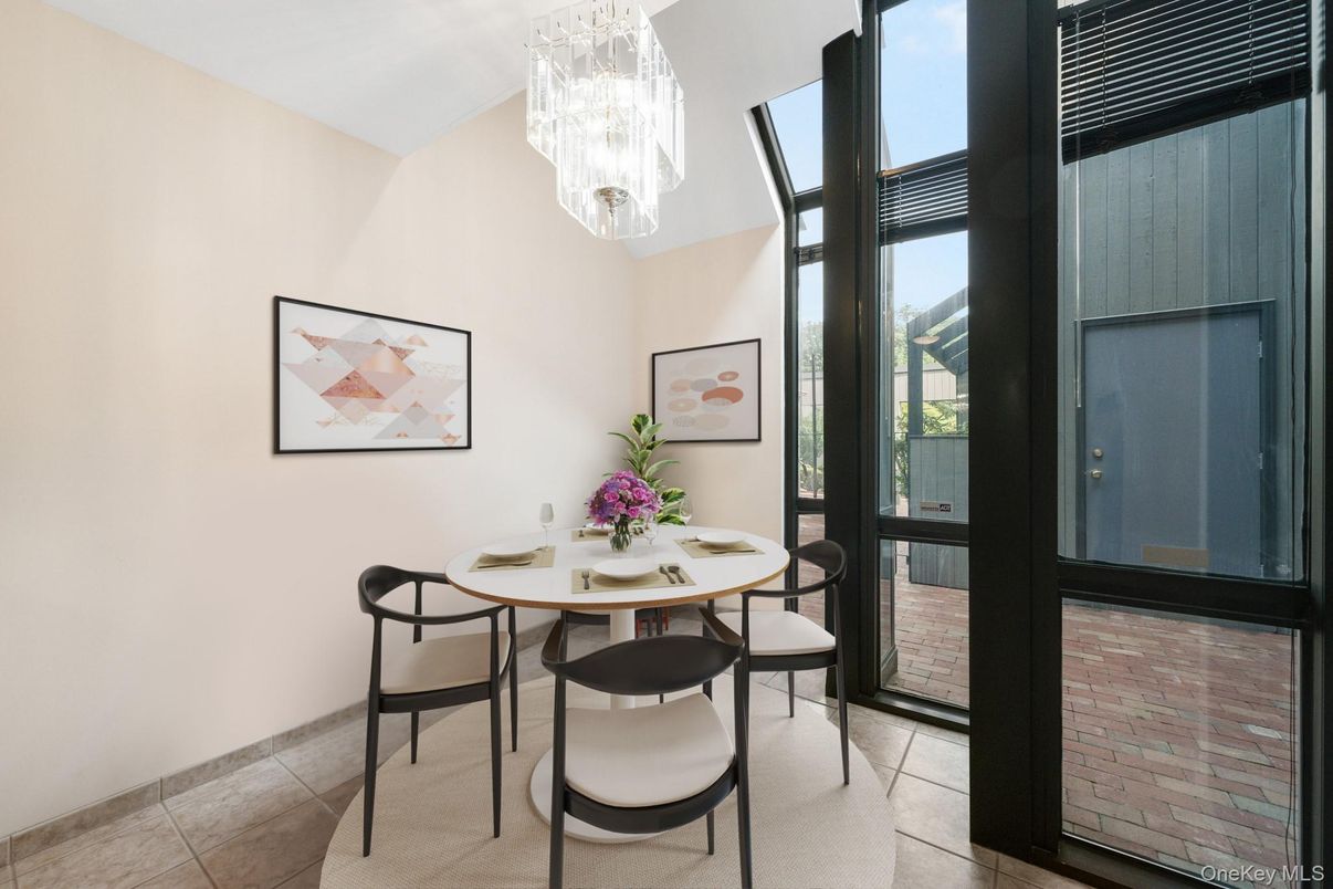 Chandelier, Dining room, Interior