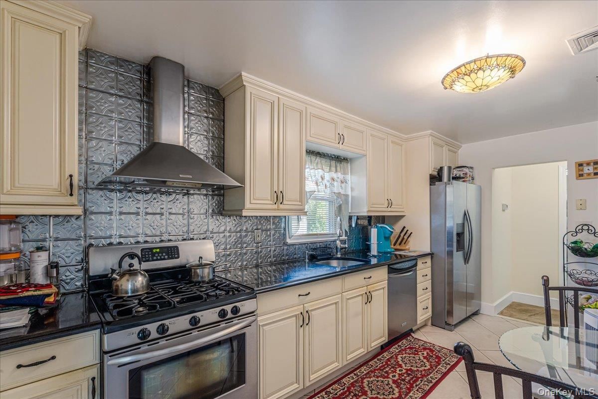 Interior, Kitchen, Stainless Steel Appliances
