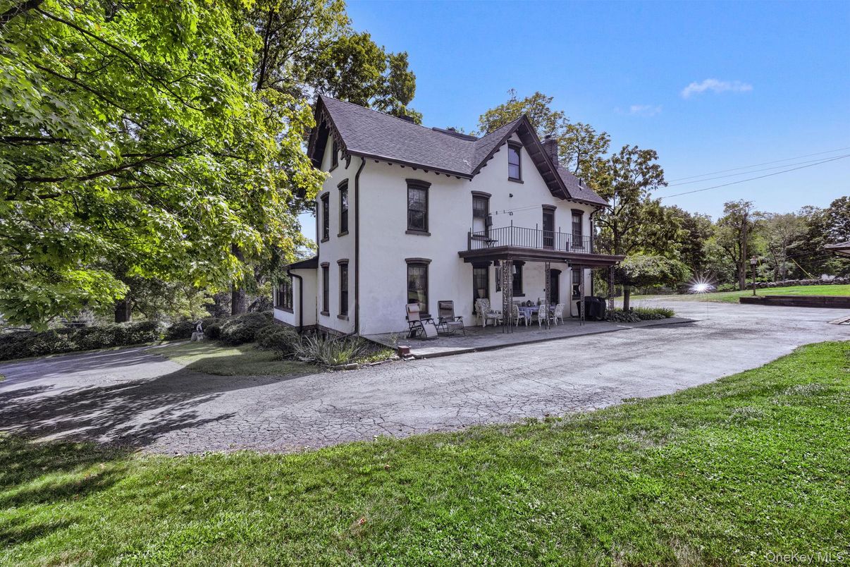 Backyard, Exterior, Facade, French Provincial