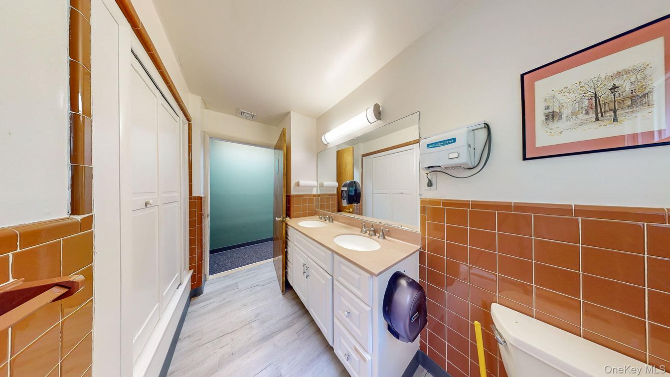 Bathroom, Dual Sink Vanities, Interior, Wood Texture Flooring