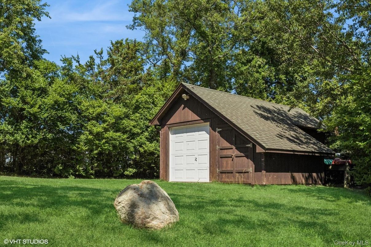 Backyard, Detached Garage, Exterior