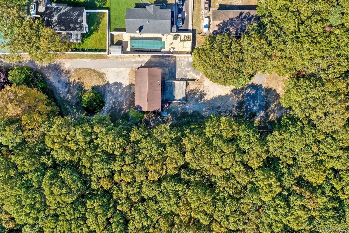 Exterior, Drone