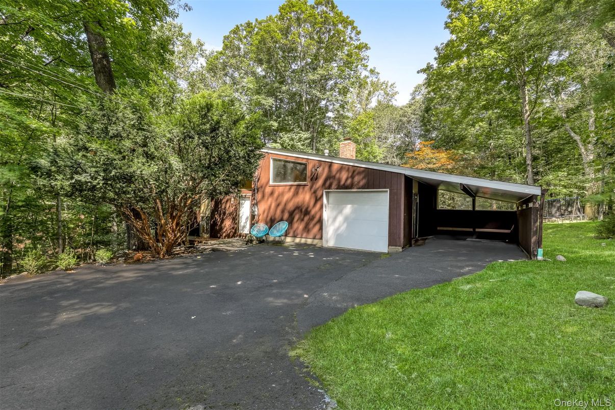 Backyard, Detached Garage, Exterior