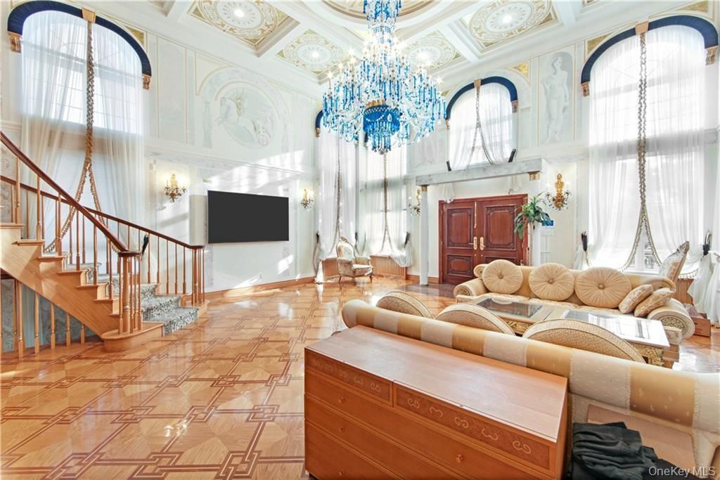 Chandelier, Interior, Living room