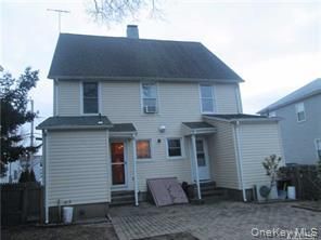 Exterior, Facade, American Foursquare