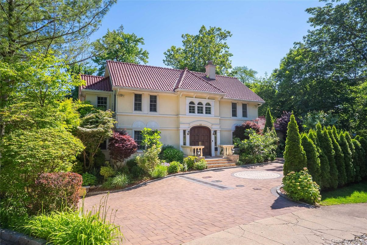 Backyard, Exterior, Facade, French Provincial