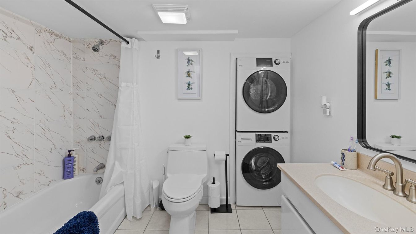 Bathroom, Interior, Utility Closets, Washer