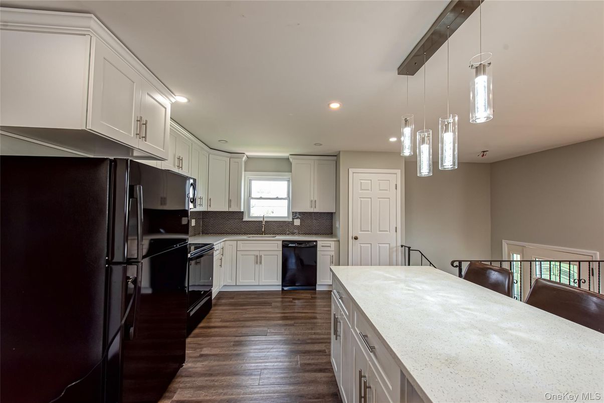 Interior, Kitchen, Pendant Lights, Recessed Lighting, Wood Texture Flooring