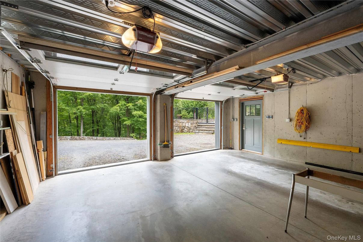 Garage, Interior