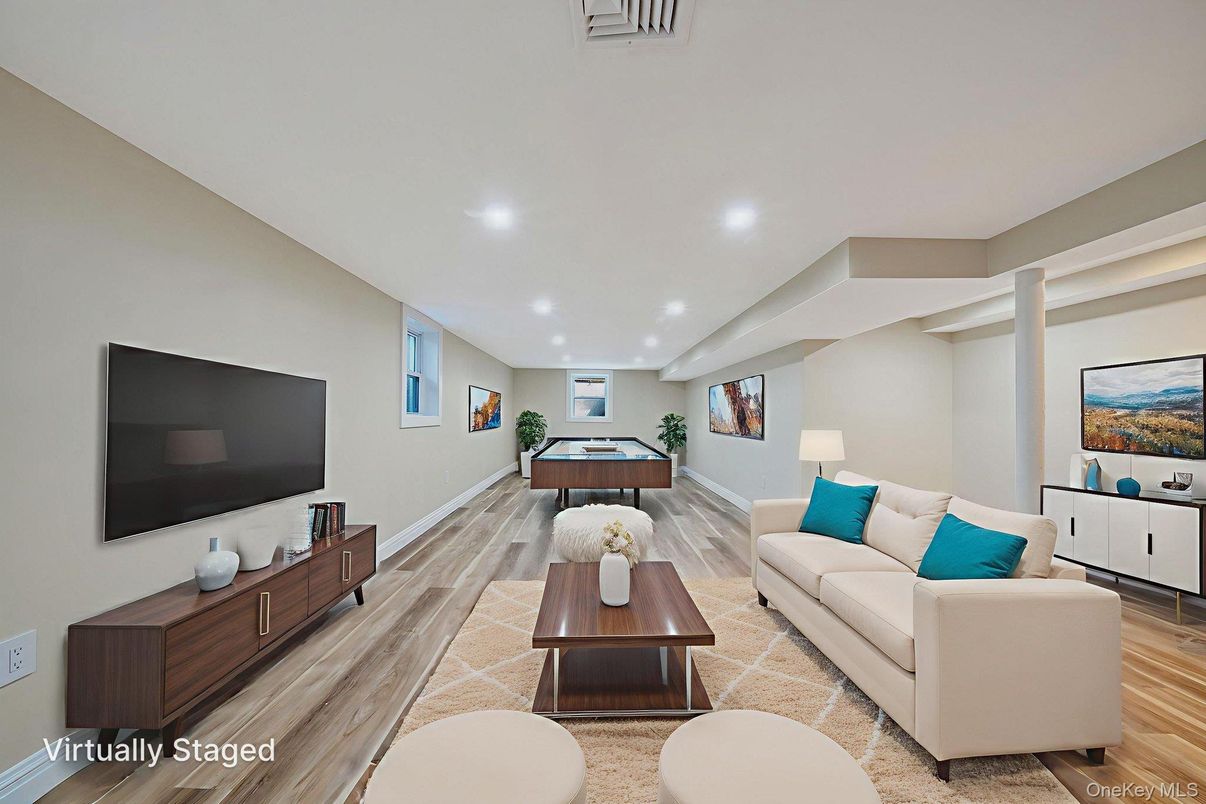 Billiard Table, Game Room, Interior, Living room, Recessed Lighting, Wood Texture Flooring