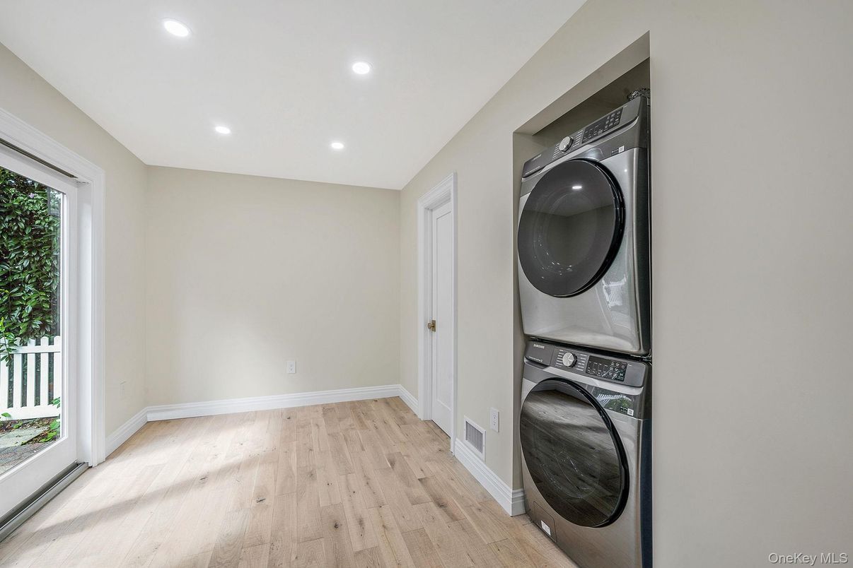 Interior, Recessed Lighting, Utility Closets, Washer, Wood Texture Flooring