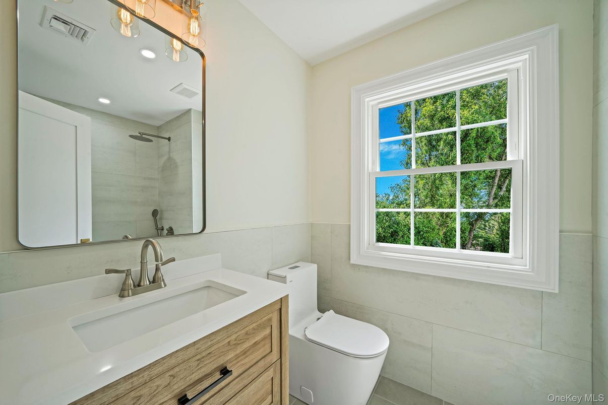 Bathroom, Interior, Recessed Lighting