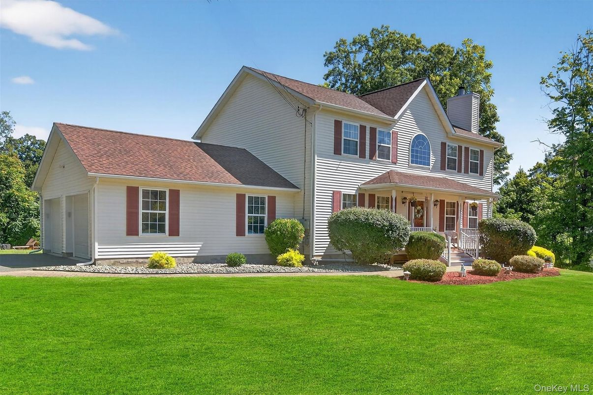 Exterior, Facade, Farmhouse