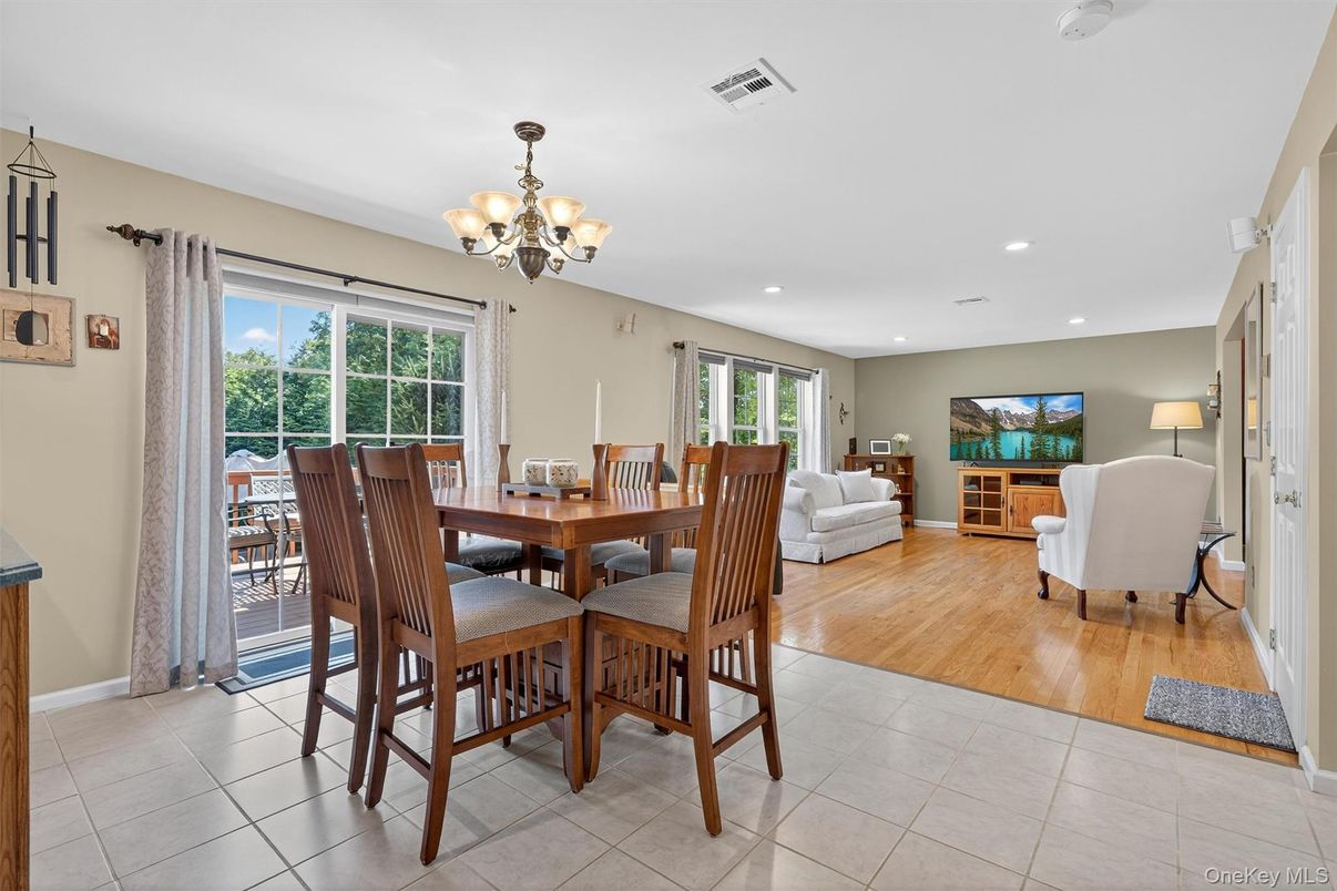 Chandelier, Dining room, Interior, Living room, Recessed Lighting, Wood Texture Flooring