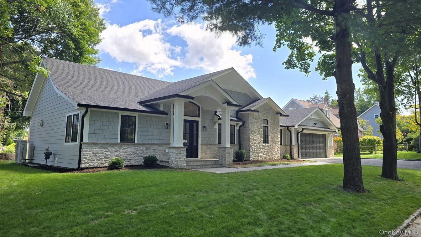Attached, Exterior, Facade, Ranch