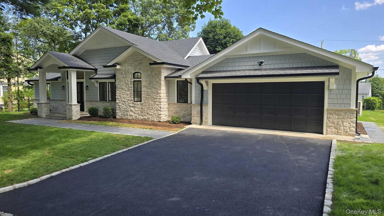 Attached, Exterior, Facade, American Craftsman