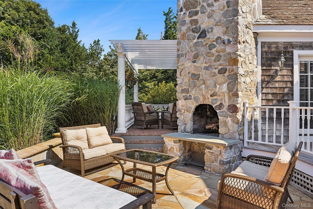 Exterior, Fireplace