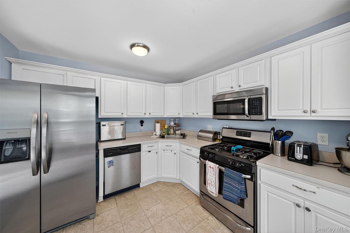 Interior, Kitchen, Stainless Steel Appliances