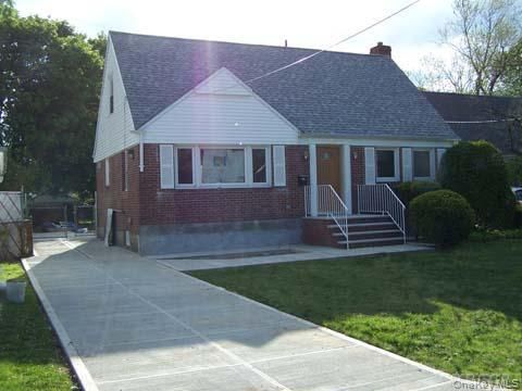 Backyard, Exterior, Facade, Brick Facade, Cape Cod
