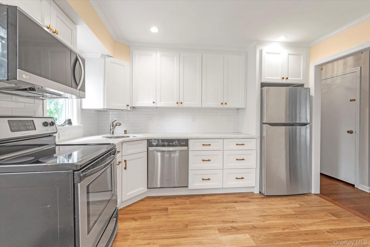 Interior, Kitchen, Recessed Lighting, Wood Texture Flooring