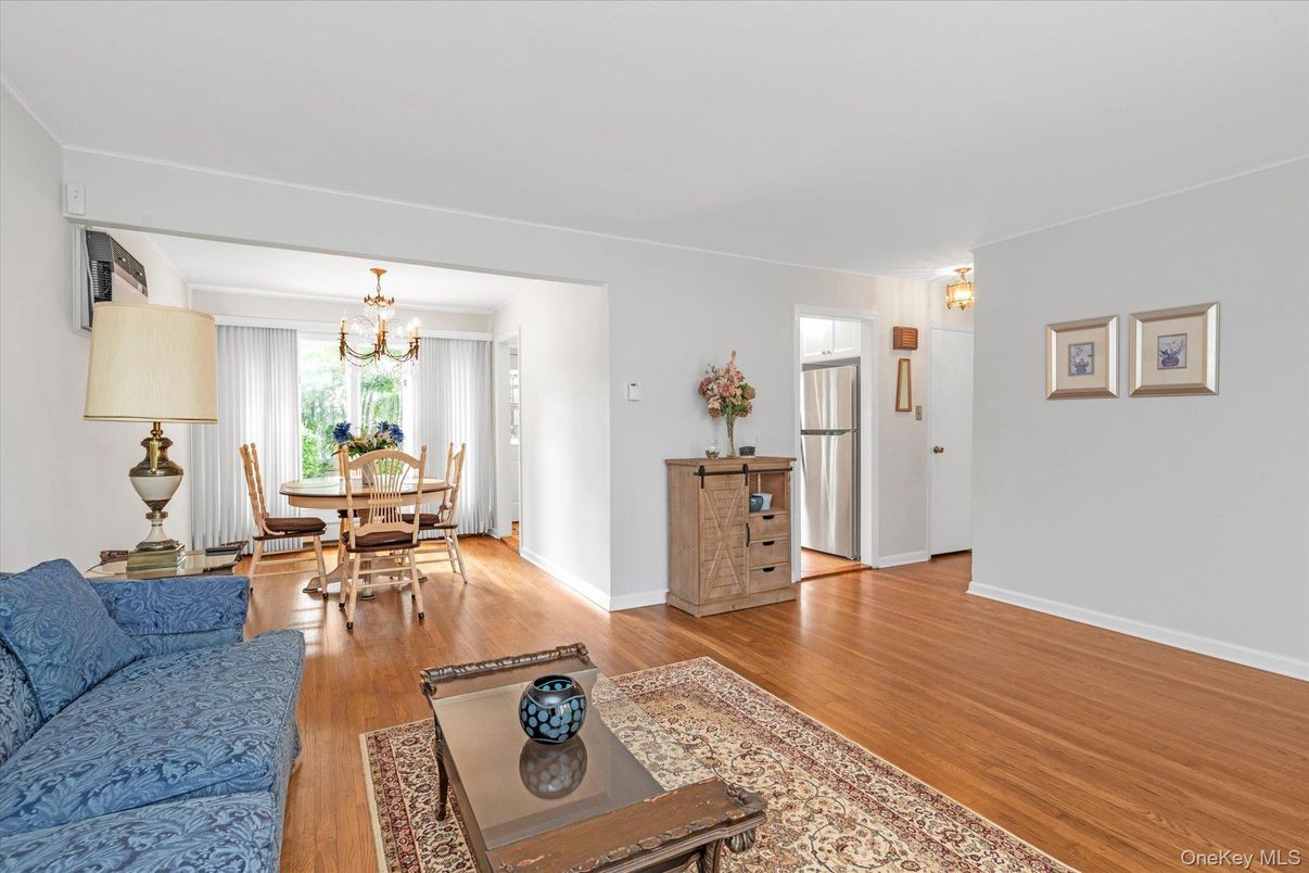 Chandelier, Dining room, Interior, Living room, Wood Texture Flooring
