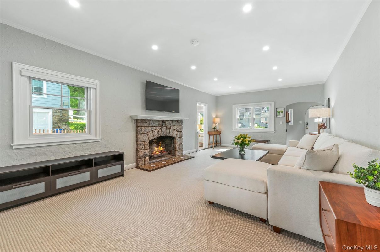 Fireplace, Interior, Living room, Recessed Lighting