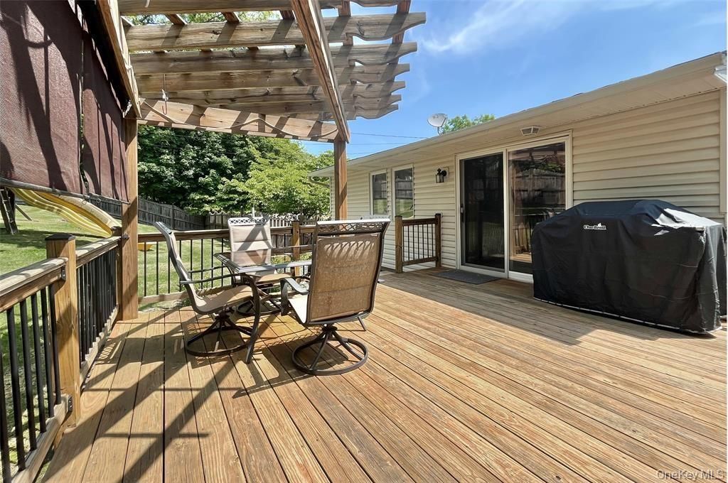Exterior, Wood Texture Flooring