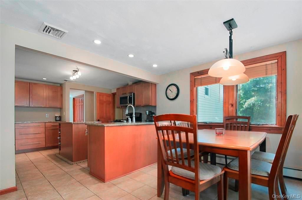 Dining room, Interior, Kitchen, Pendant Lights, Recessed Lighting, Stainless Steel Appliances