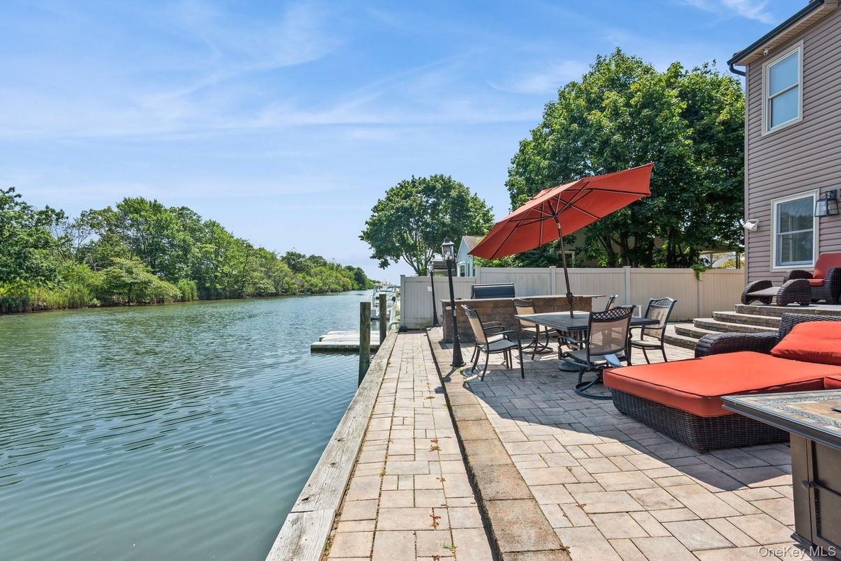 Exterior, Pool, Water