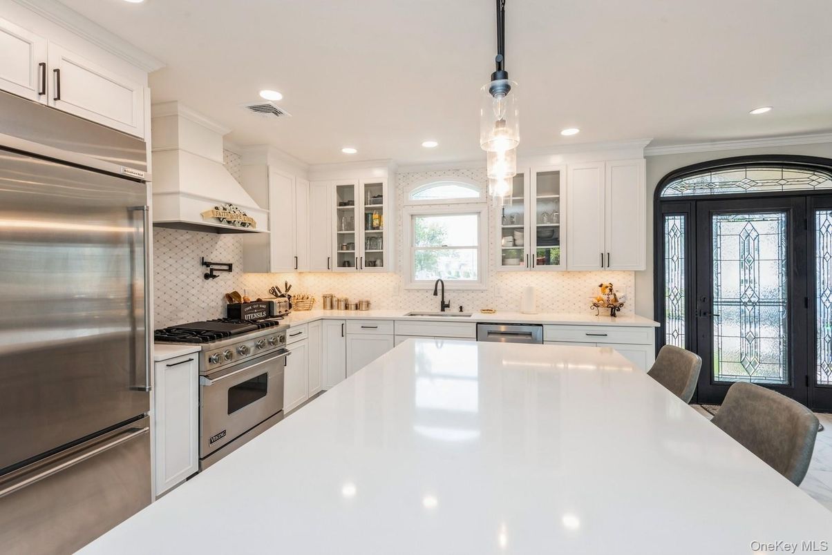 Interior, Kitchen, Pendant Lights, Recessed Lighting, Stainless Steel Appliances