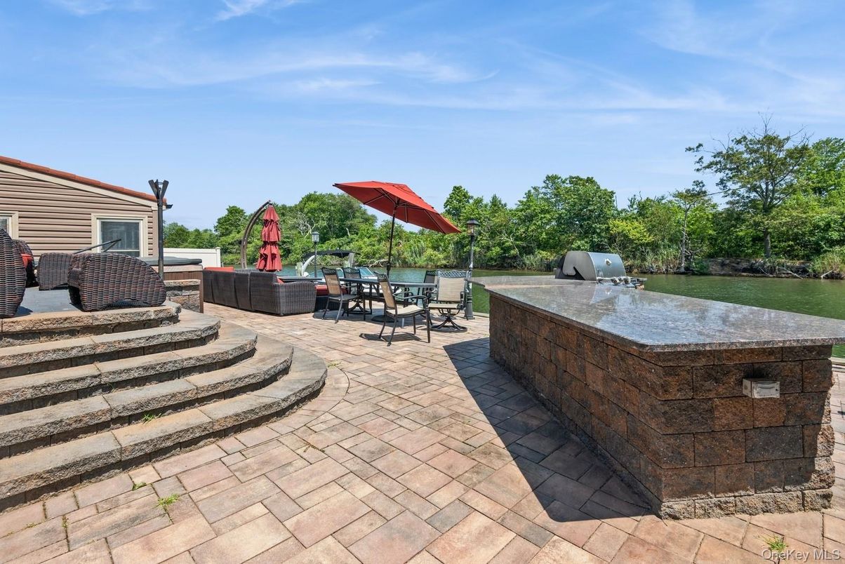 Exterior, Outdoor Kitchen, Playground