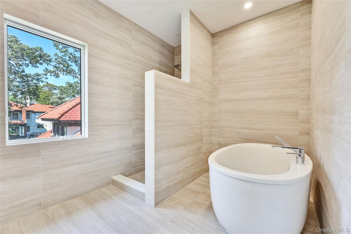 Bathroom, Free Standing Baths, Interior, Recessed Lighting