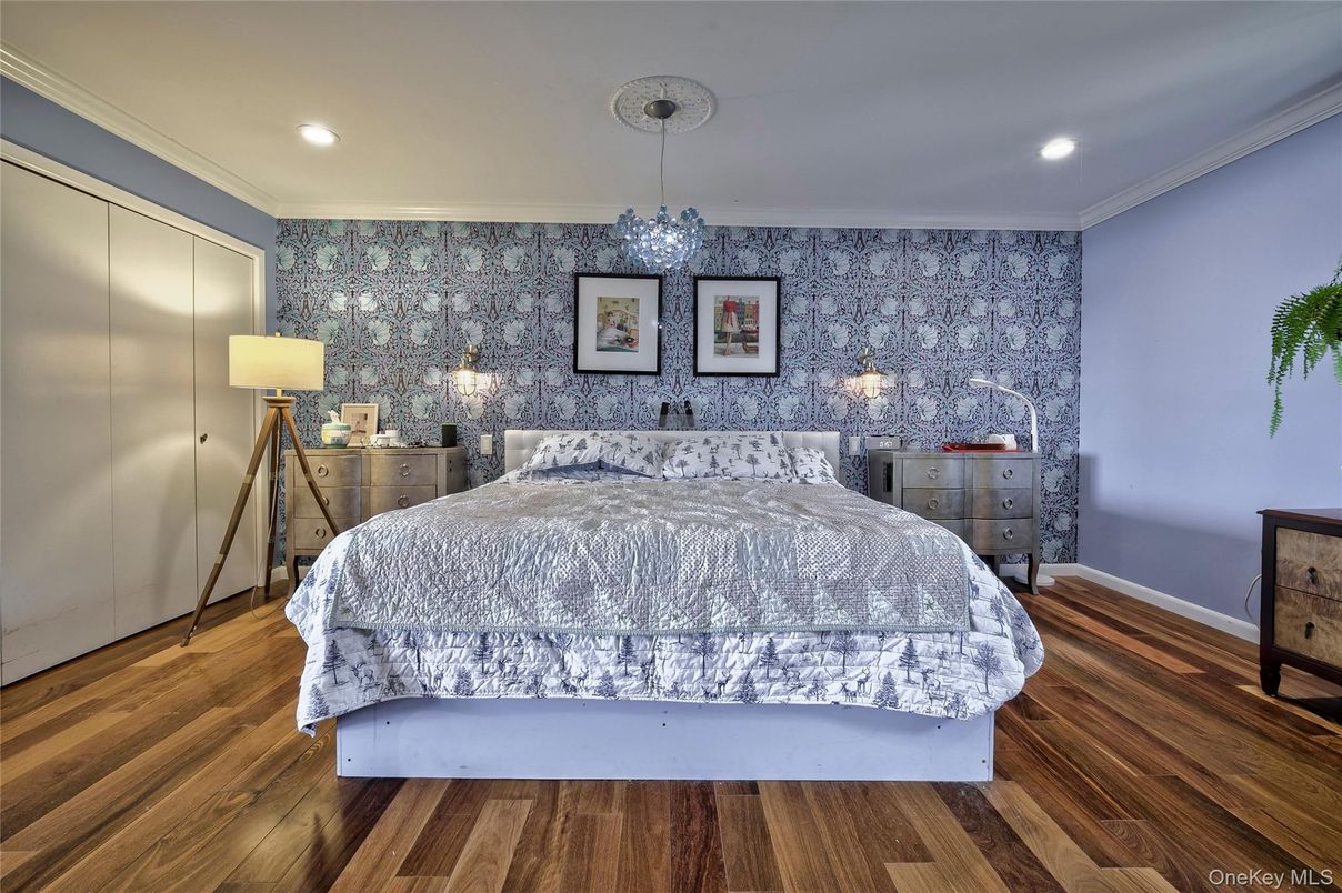 Bedroom, Interior, Pendant Lights, Recessed Lighting, Wood Texture Flooring
