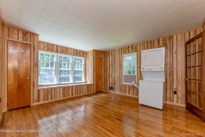 Empty room, Interior, Washer, Wood Texture Flooring, Wooden Walls